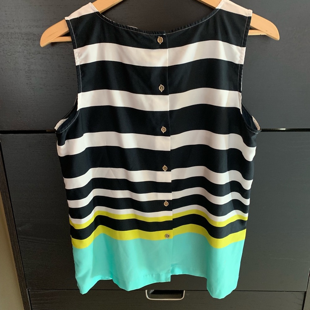 Banana Republic Tropical Top 🌺 - Picture 2 of 4